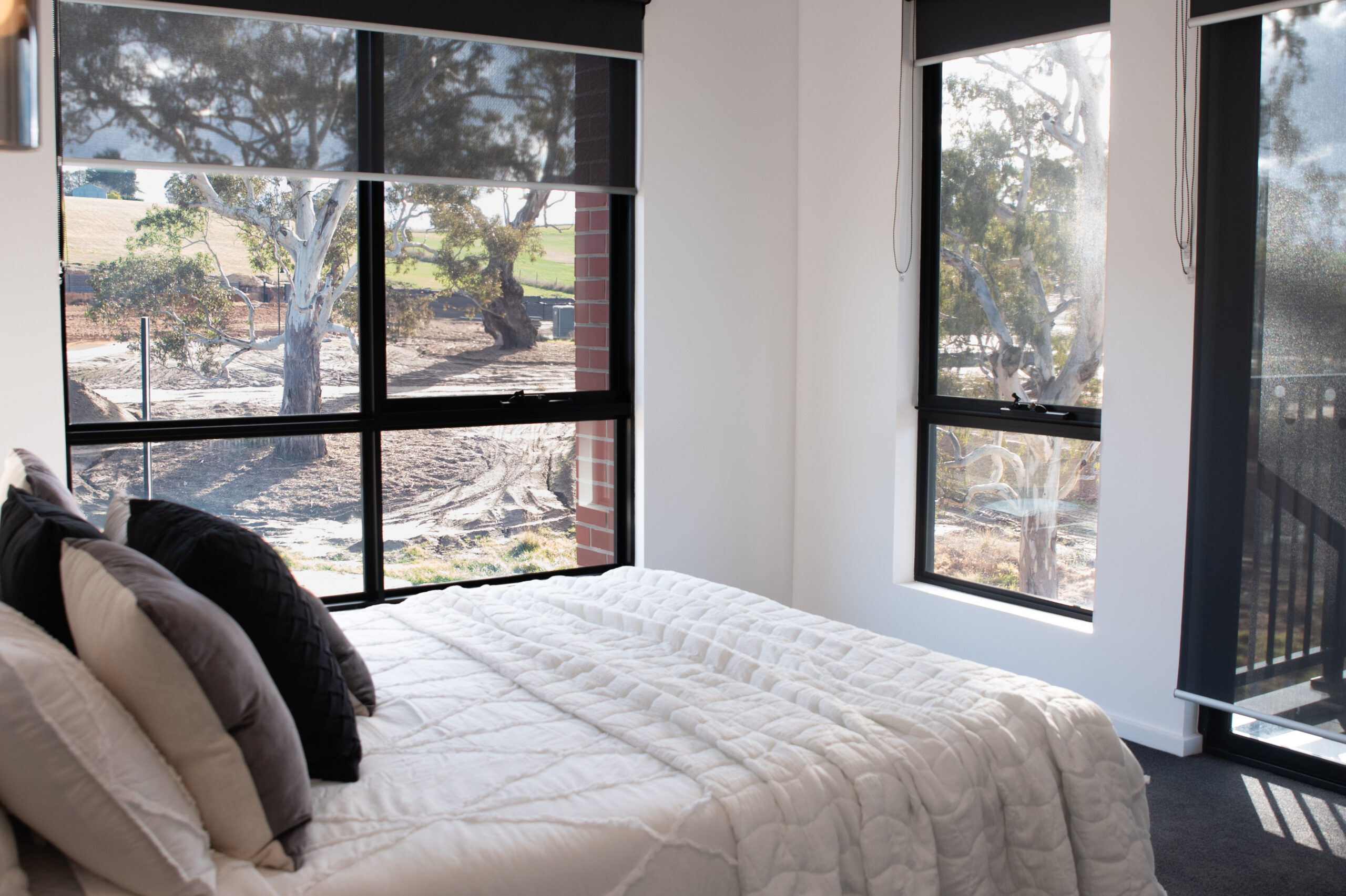 29_SpringbrookDr_BedroomOne (6)